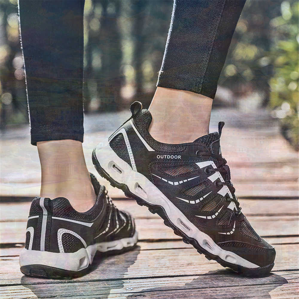 Sumer Round Tip Silver Sneaker - đánh giá và giá Badminton League